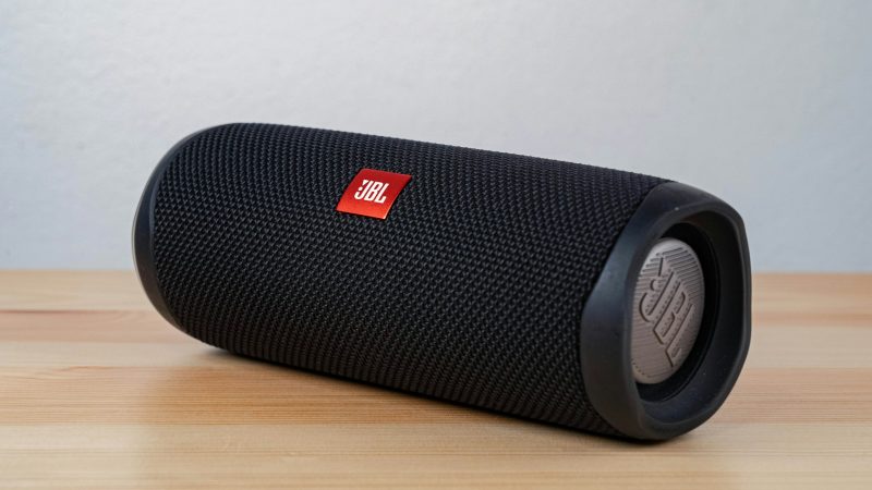 Gemengde reacties op JBL Live 660NC; compacte Clip 3 speaker in de aanbieding