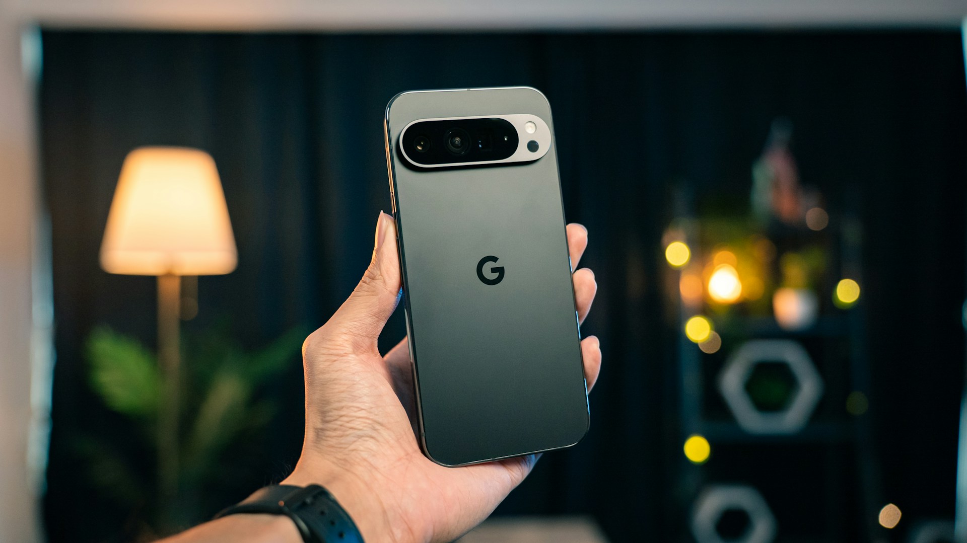 Google stunt met prijzen Pixel 10-serie en blikt terug op vouwbare historie